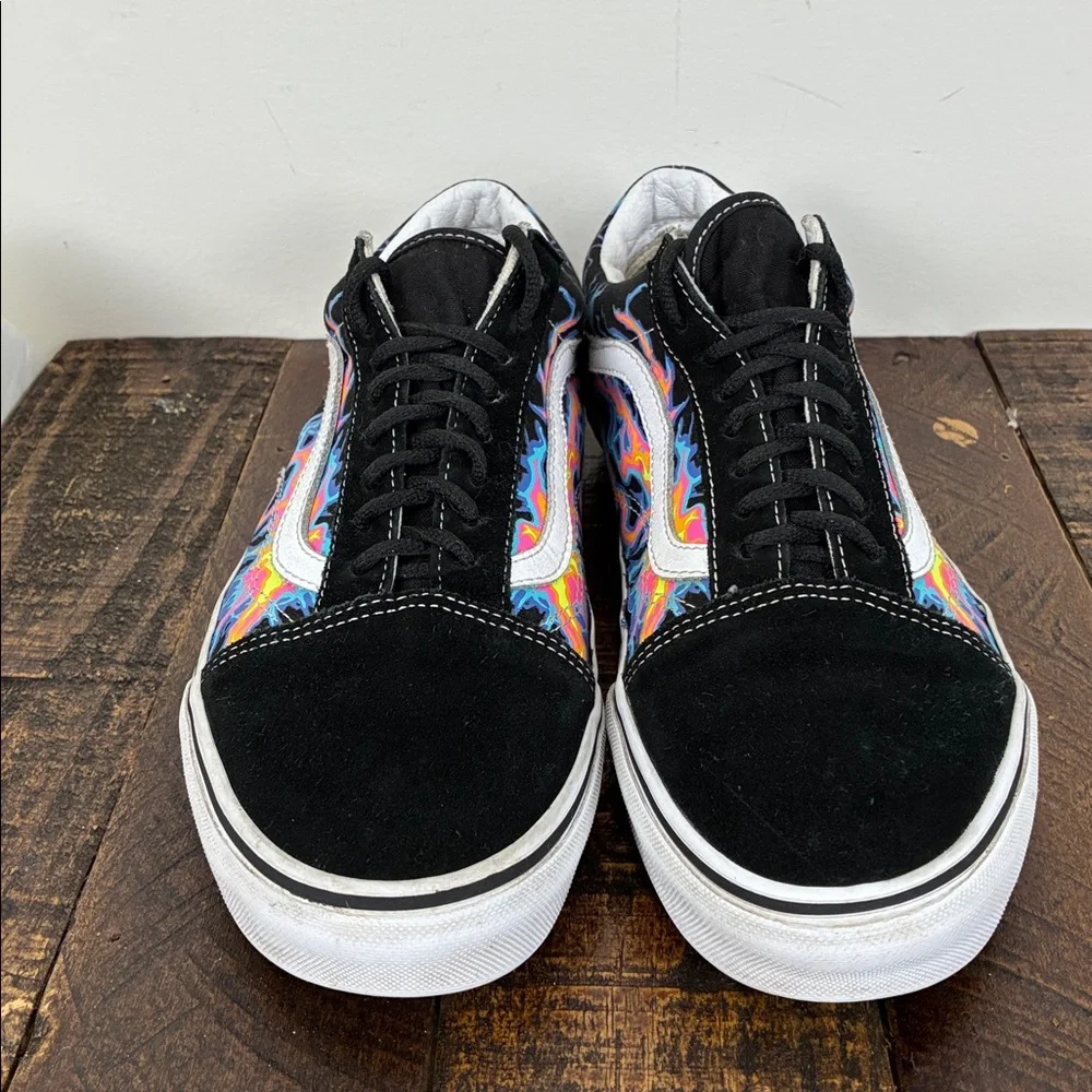 Vans Black Lowtop Sneakers Mens 9.5/Women’s 11 Lace Up Electric Flame Lightning